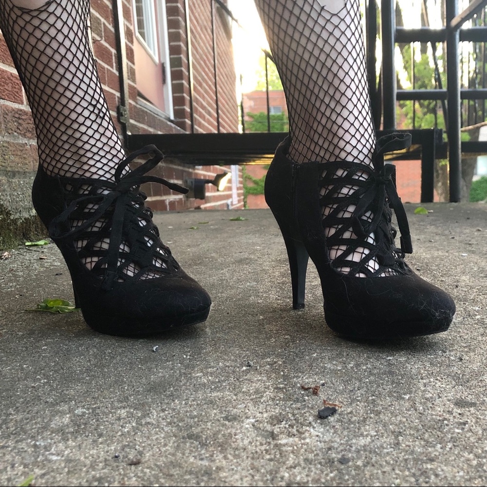 IMPO Black Heels